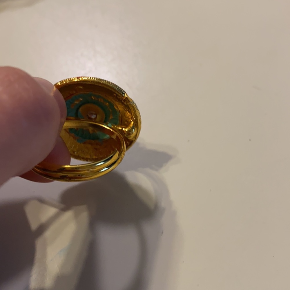 Gold colored ring - Picture 2 of 3
